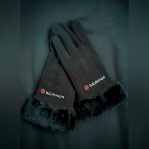 lululemon athletica Black Fur-Trimmed Gloves